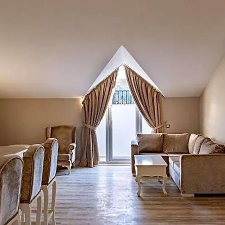 The Pinehill & Hotel 3*