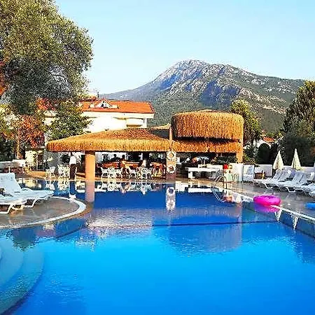 Hotel The Pinehill & 3*