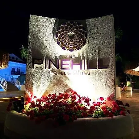 The Pinehill & Hotel 3*